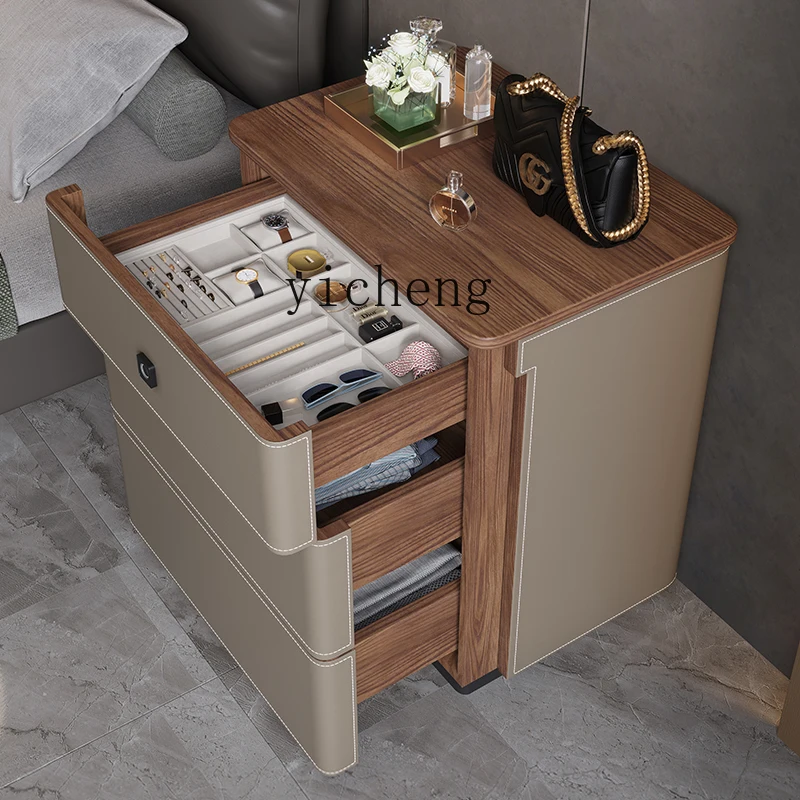 X5-14 saddle leather bedside t - Tables recension och pris
